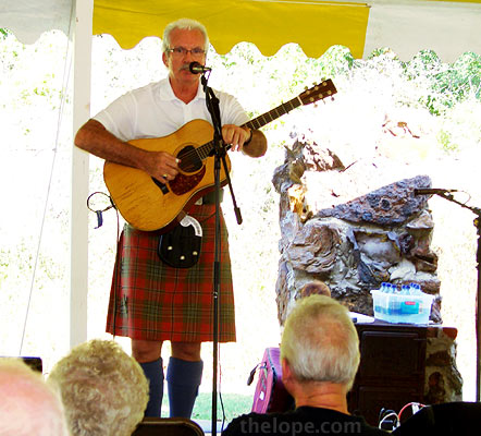 scottish balladeer alex beaton